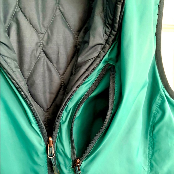 LL Bean quilted vest jacket REVERSIBLE vest size XL regular dark blue and teal. - Picture 7 of 8